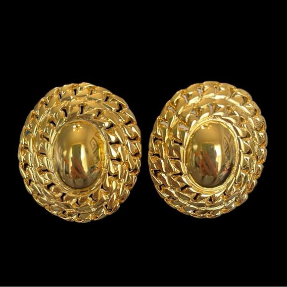 GOLDTONE CLIP-ON EARRINGS - Picture 1 of 3